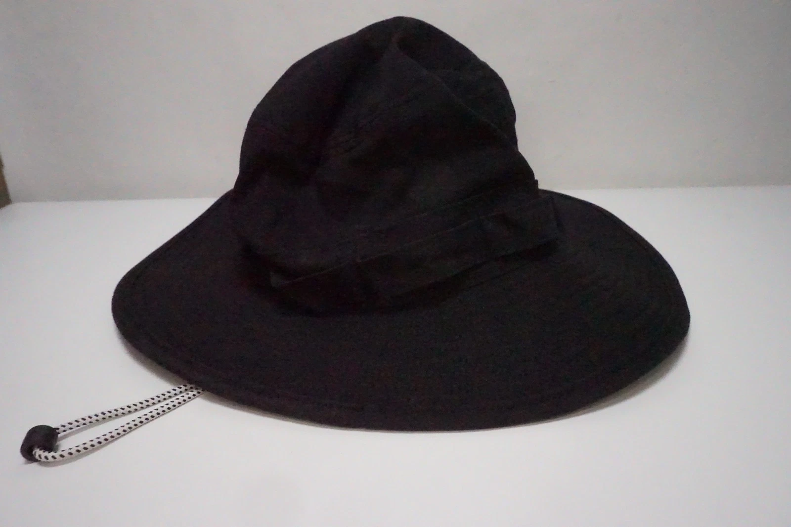 The North Face Class V Brimmer Sun Hat Black L/XL UPF 40+ Adjustable Chin Strap