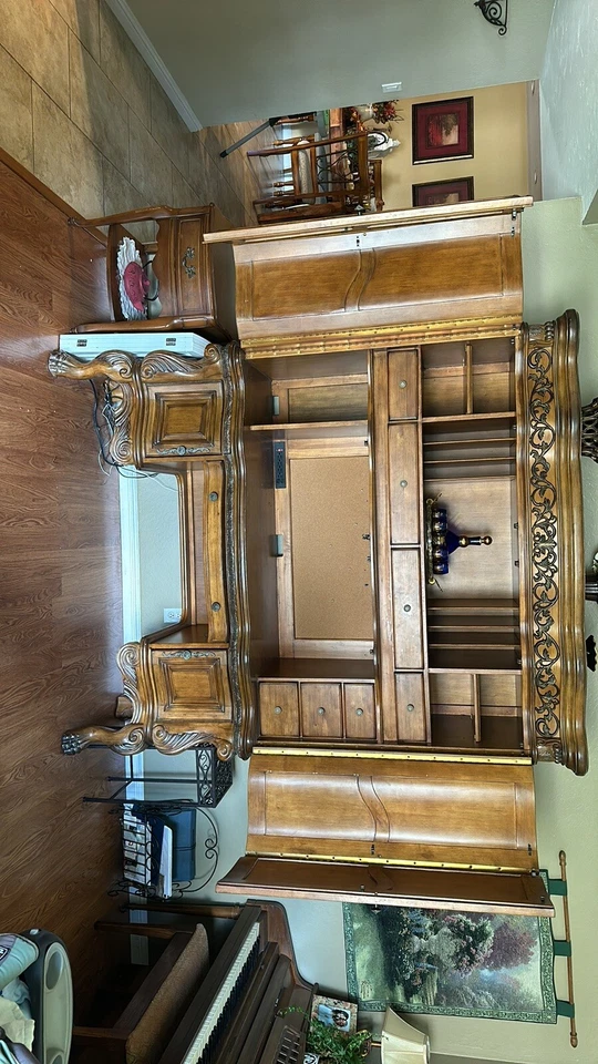 Escritorio de computadora Michael Amini con funda Foto 3 de 4