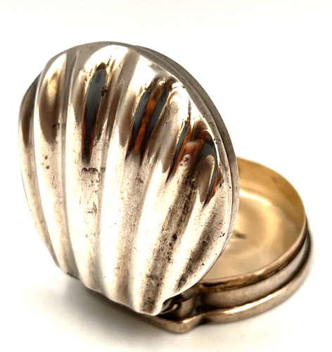 Vintage Sterling Silver Shell Shaped Hinged Pill Box Hallmarked London DP 1938 - Picture 8 of 16