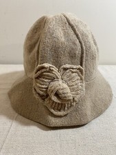 Vintage LIZ CLAIBORNE Wool Blend Bucket Hat Beige Knit with Flower, NEW w/Tag.