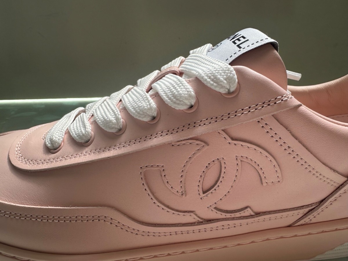 ❤️シャネル❤️24センチピンクホワイト☆‼️ NEW 24P Chanel Classic C Pale Pink Blush Sneakers Tennis Shoes 39
