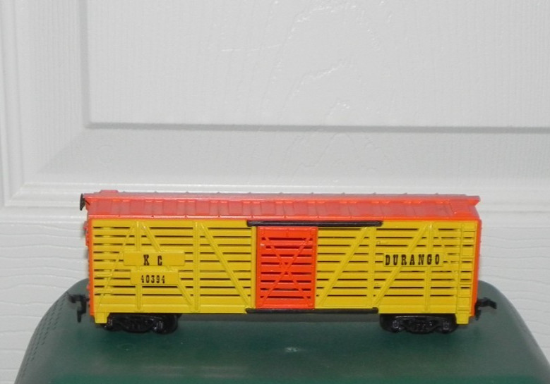 HO - Tyco - 40' Sliding Door Stock Car, Durango KC 40394 LN no box 