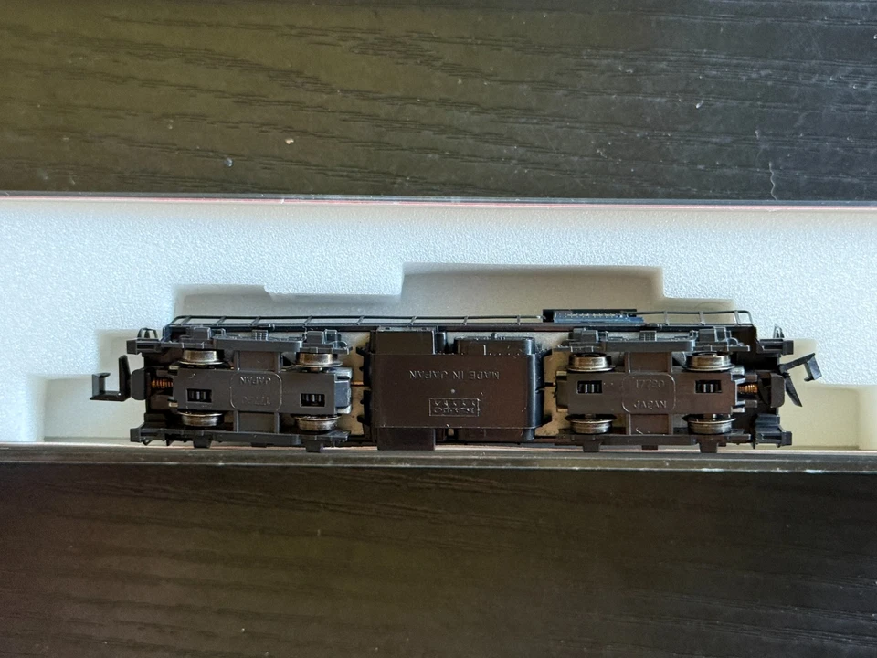 N Atlas RS-1 #4400 Santa Fe Locomotive 2396 - ME3622 - Image 2 of 4