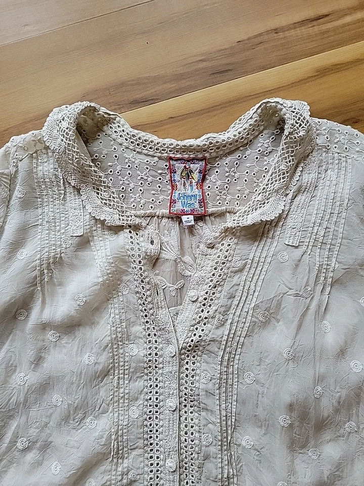 Top túnica de encaje bordado tonal crema Johnny Was M Foto 2 de 4