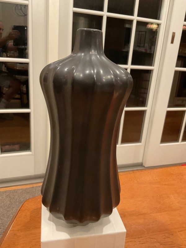 JONATHAN ADLER 9-1/4”  black Pot au Porter Ceramic Ribbed VASE 1990s -Very Rare