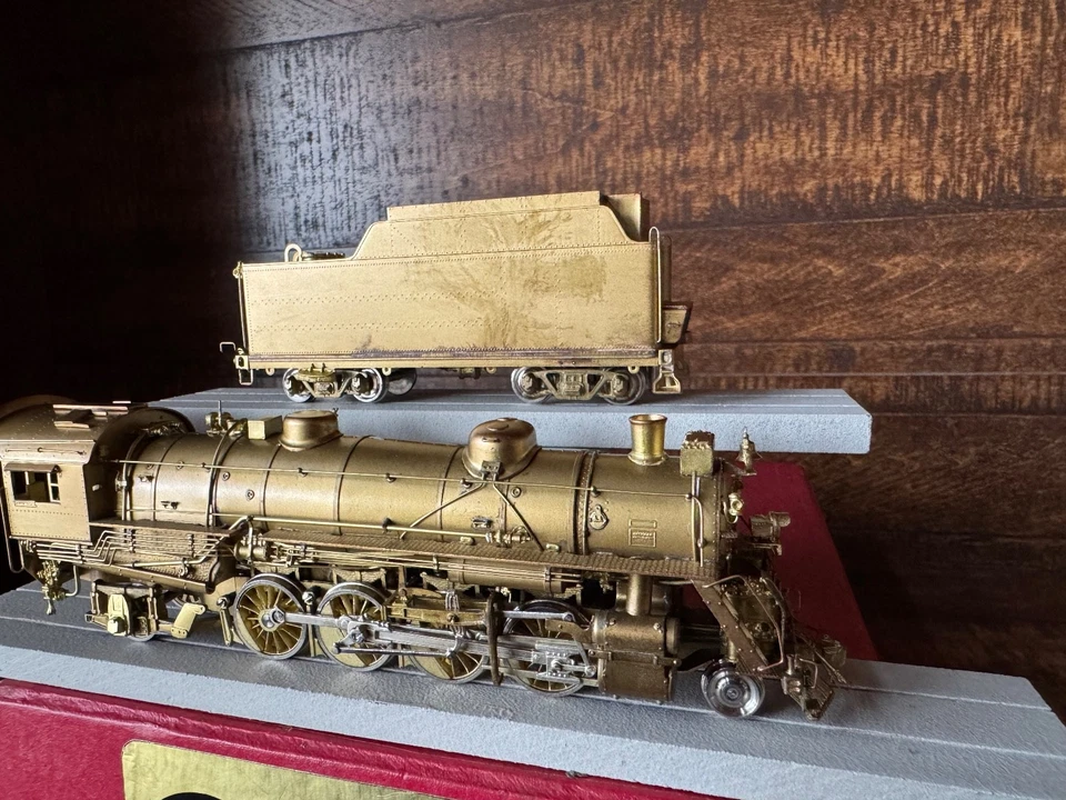 Key Imports HO Scale Brass Nickel Plate Road H-6A 2-8-2 Mikado #586 - Image 3 of 4