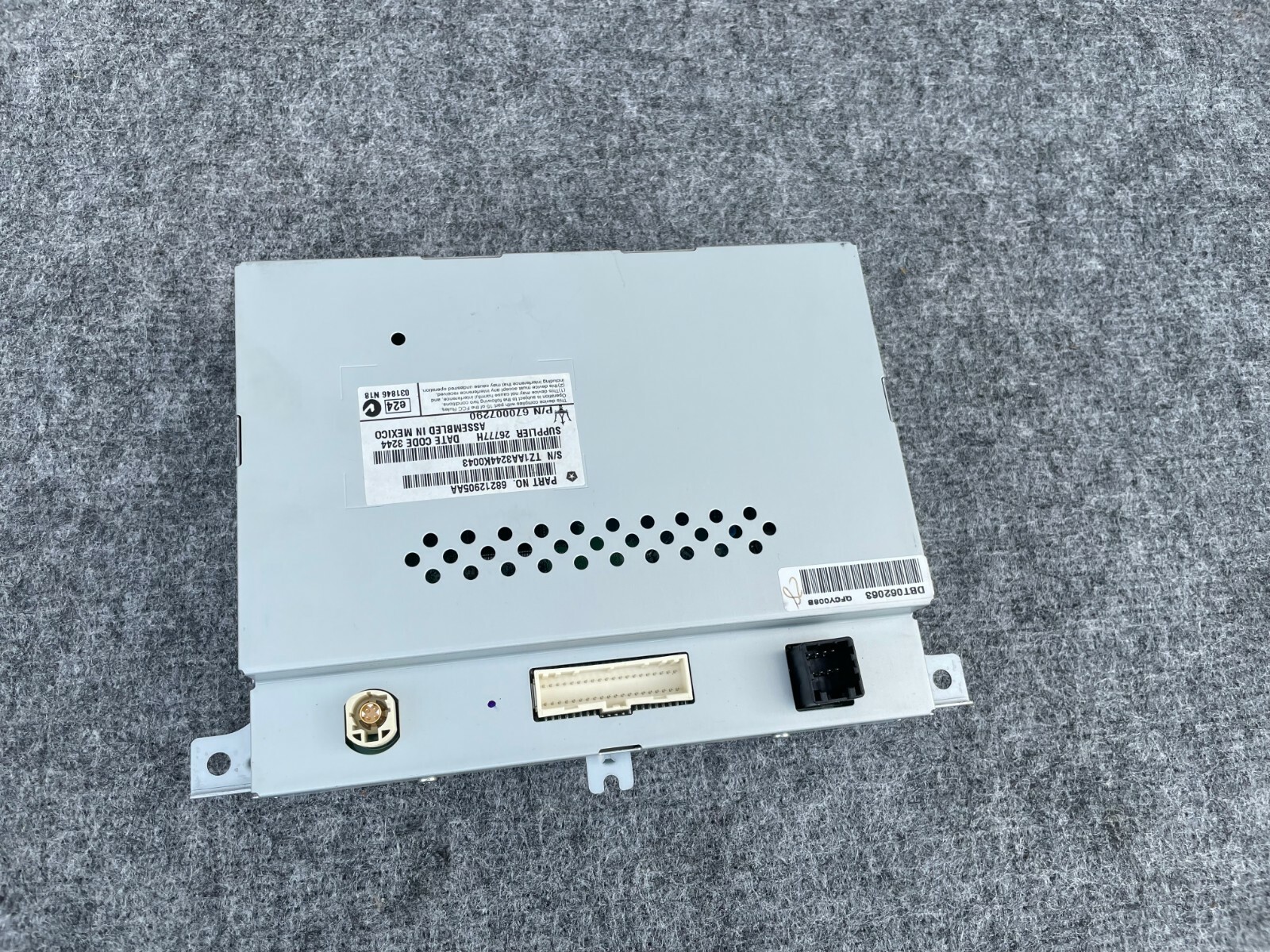 GPS/RADIO INFORMATION SCREEN ASSEMBLY 45K 14-17 MASERATI GHIBLI S Q4 3.0L
