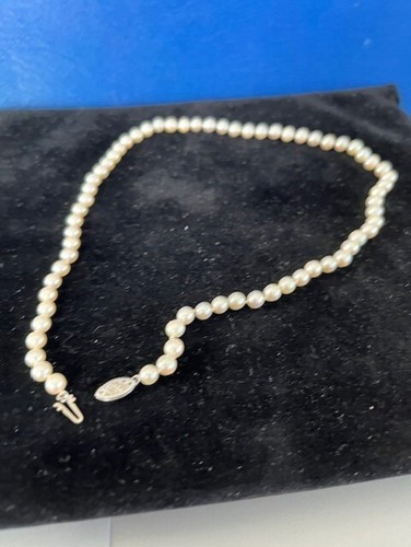 Vintage Small Faux Pearl Necklace Unsigned 16" Cream Color 1950-1960 14g - Picture 2 of 3
