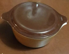 Pyrex Gold With Brown Lid 1 Pint (35) & 1.5 Pint (31)Bowls ~( 2 Bowls, 1 Lid)