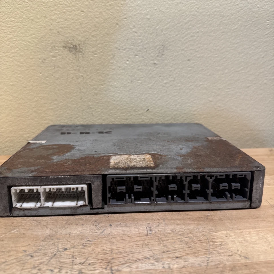 Компьютер двигателя 1998 Jaguar XJ8 ECM ECU Denso MB079700-8472 / LNC1410AC - Изображение 2 из 3