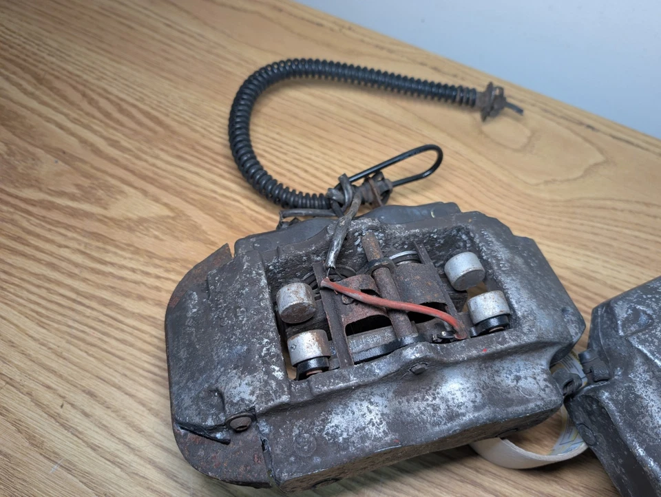 Pinças de freio traseiras de 4 pistões Audi Q7 / VW Touareg BREMBO - Imagem 2 de 4