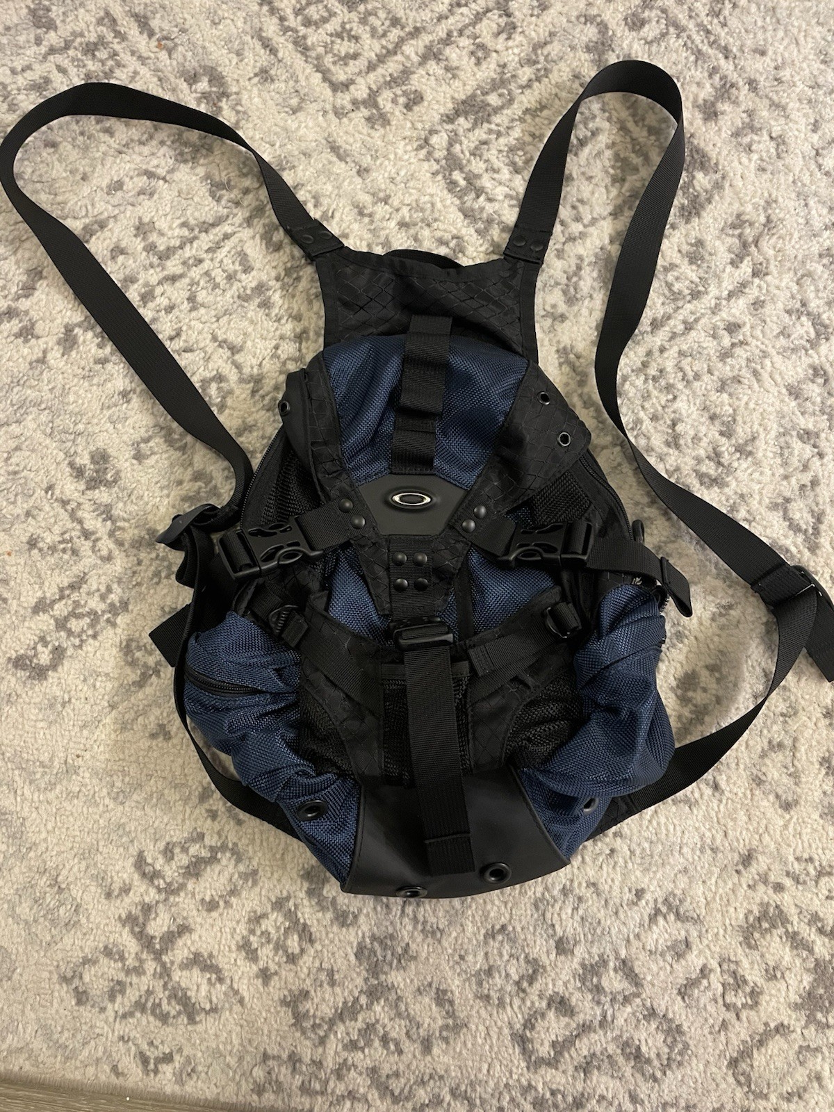 バッグ Oakley icon tactical backpack 90s 00s Oakley icon tactical backpack 90s 00s - メルカリ