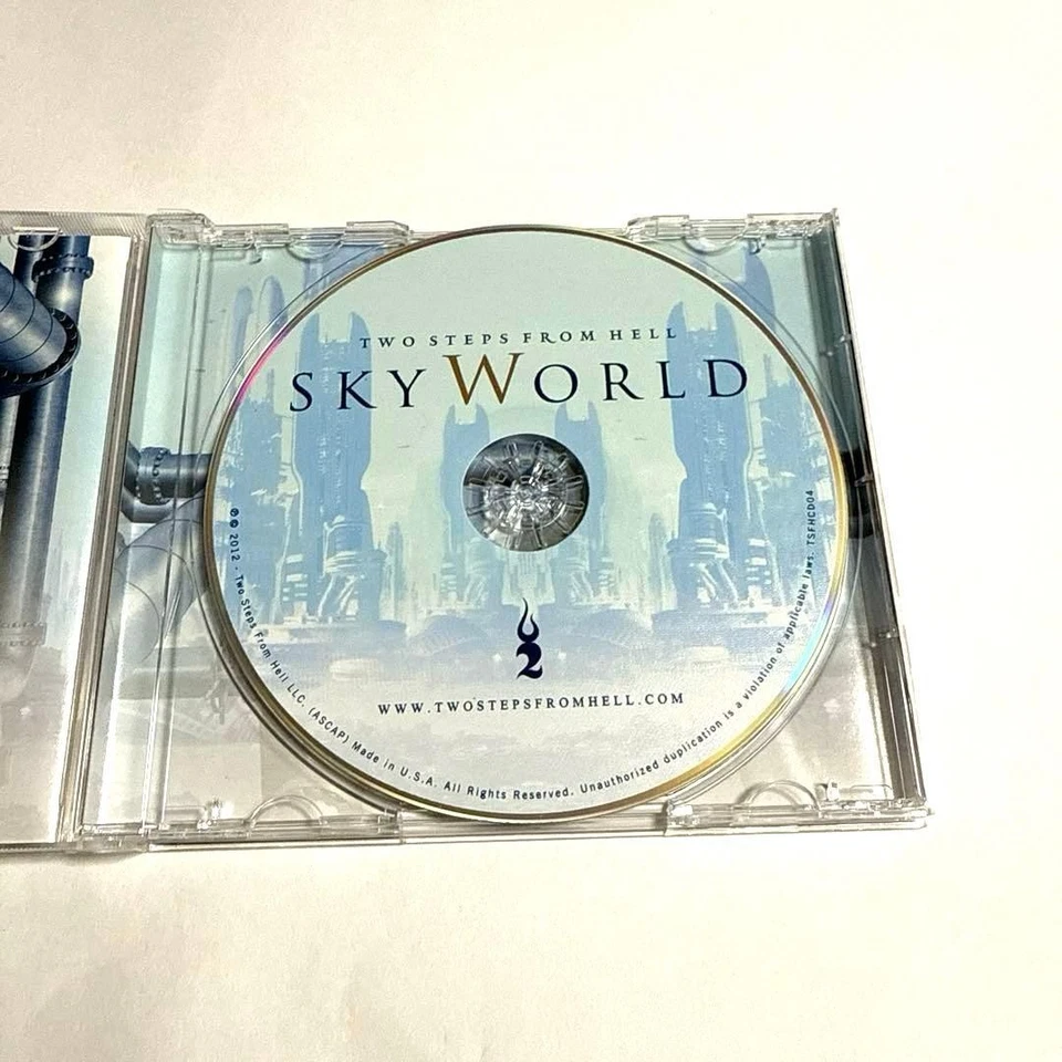Album di importazione Two Steps From Hell Sky World CD in ottime condizioni - Immagine 2 di 4