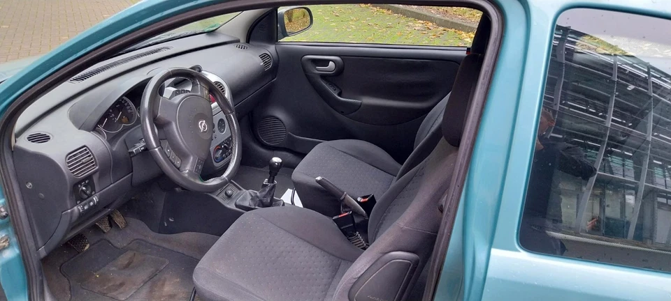 Opel Corsa C 1.2 , 8 fach bereift , AHK abnehmbar - Bild 3 von 4