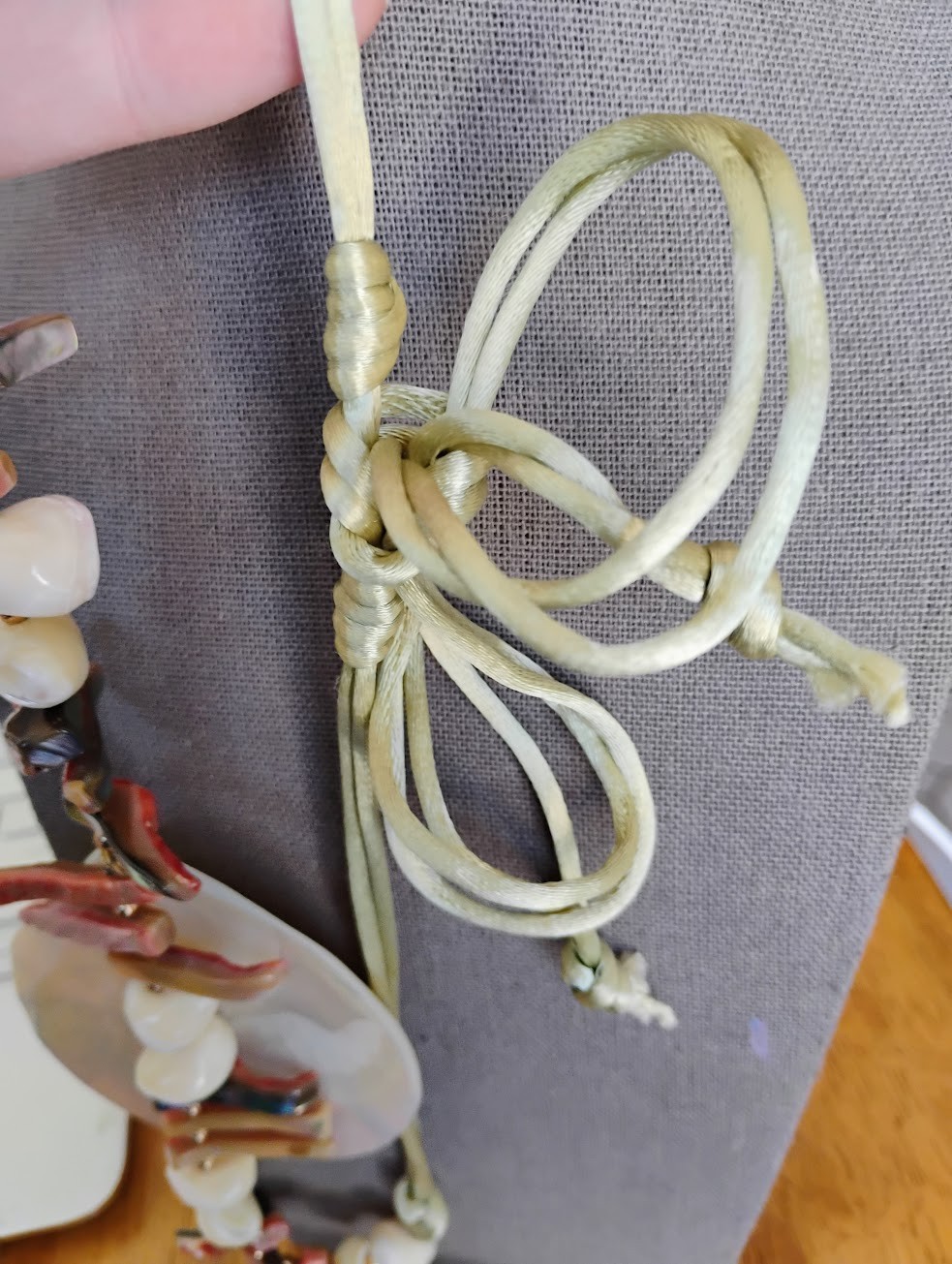 Large Shell statement necklace - image 3