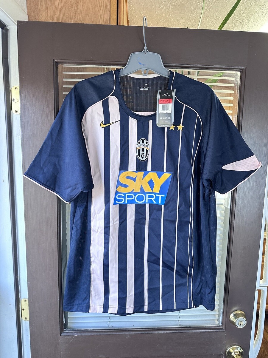 ウェア 00s vintage nike julentus soccer umiform Nike × Vintage Juventus 2000's training futbol jersey | Grailed
