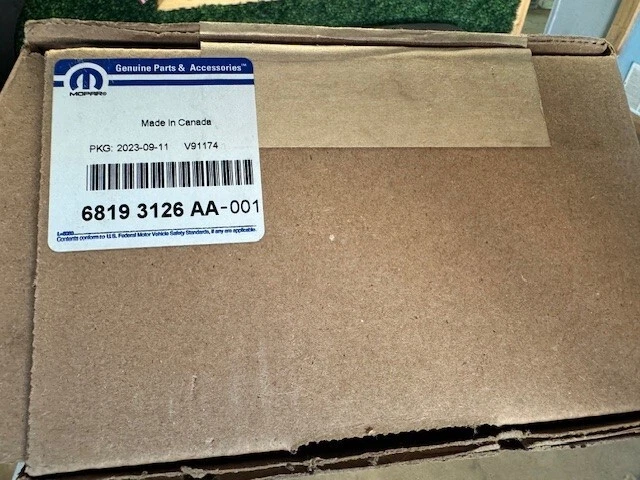 (1) 13-17 RAM 1500-5500 ALFOMBRILLA LATERAL IZQUIERDA O DERECHA OEM MOPAR ORIGINAL 68193126AA Foto 3 de 3