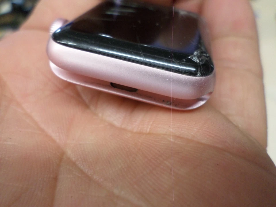 Apple Watch 2 38mm Aluminum Case Unlocked Crack Screen - Image 3 of 4