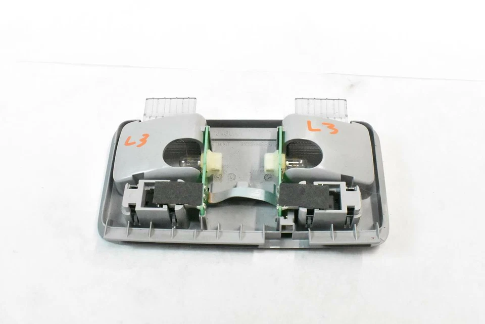 09-15 JAGUAR XF X250 后房顶灯 8X23-MBBS-A 原始设备制造商 — 第 4/4 张图片