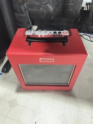 VHT AV-RL-25B Redline 25 Watt Bass Guitar Combo Amplifier, 8 '' Speaker