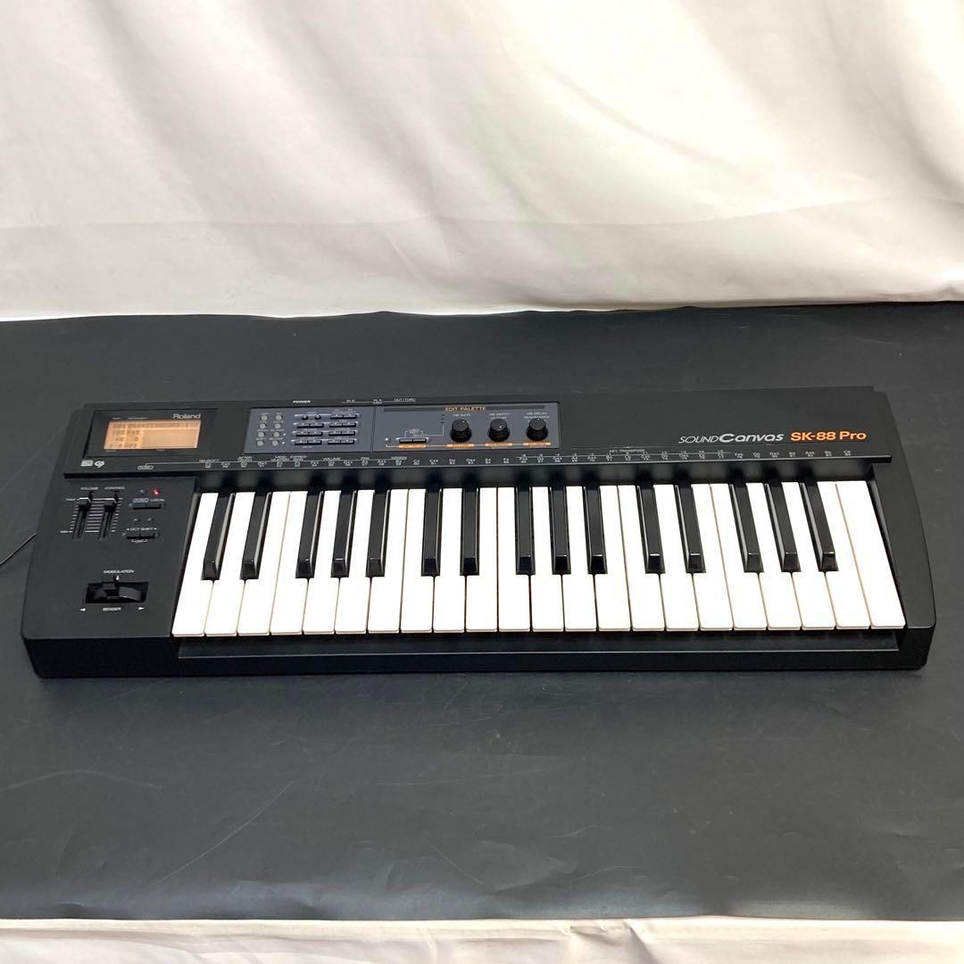 Roland SK-88 PRO Synthesizer Keyboard Black Good Tested Condition