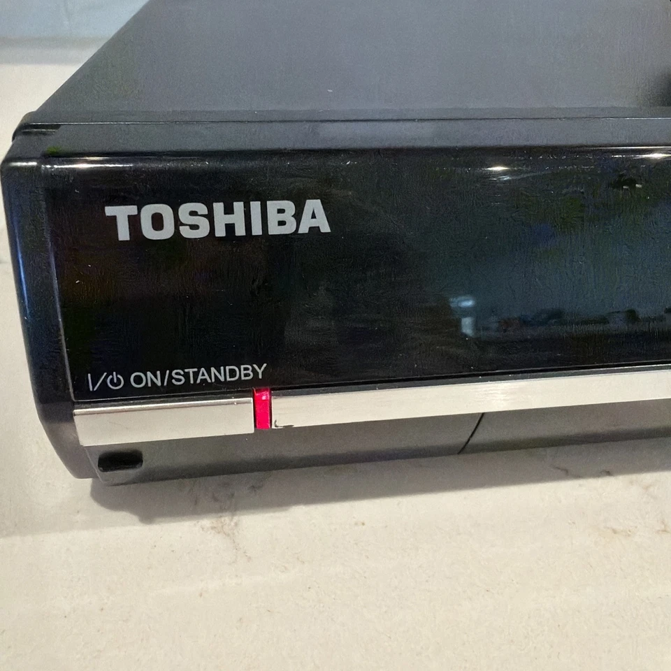 Reproductor de DVD TOSHIBA HD (HD-A3KU) 1080p con control remoto *PROBADO* Foto 2 de 4