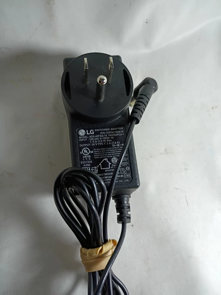 Adaptador de corriente para monitor LG ADS-40FSG-19 19032GPCU-1 EAY62768615 19V 1.3A 24.7W Foto 2 de 4