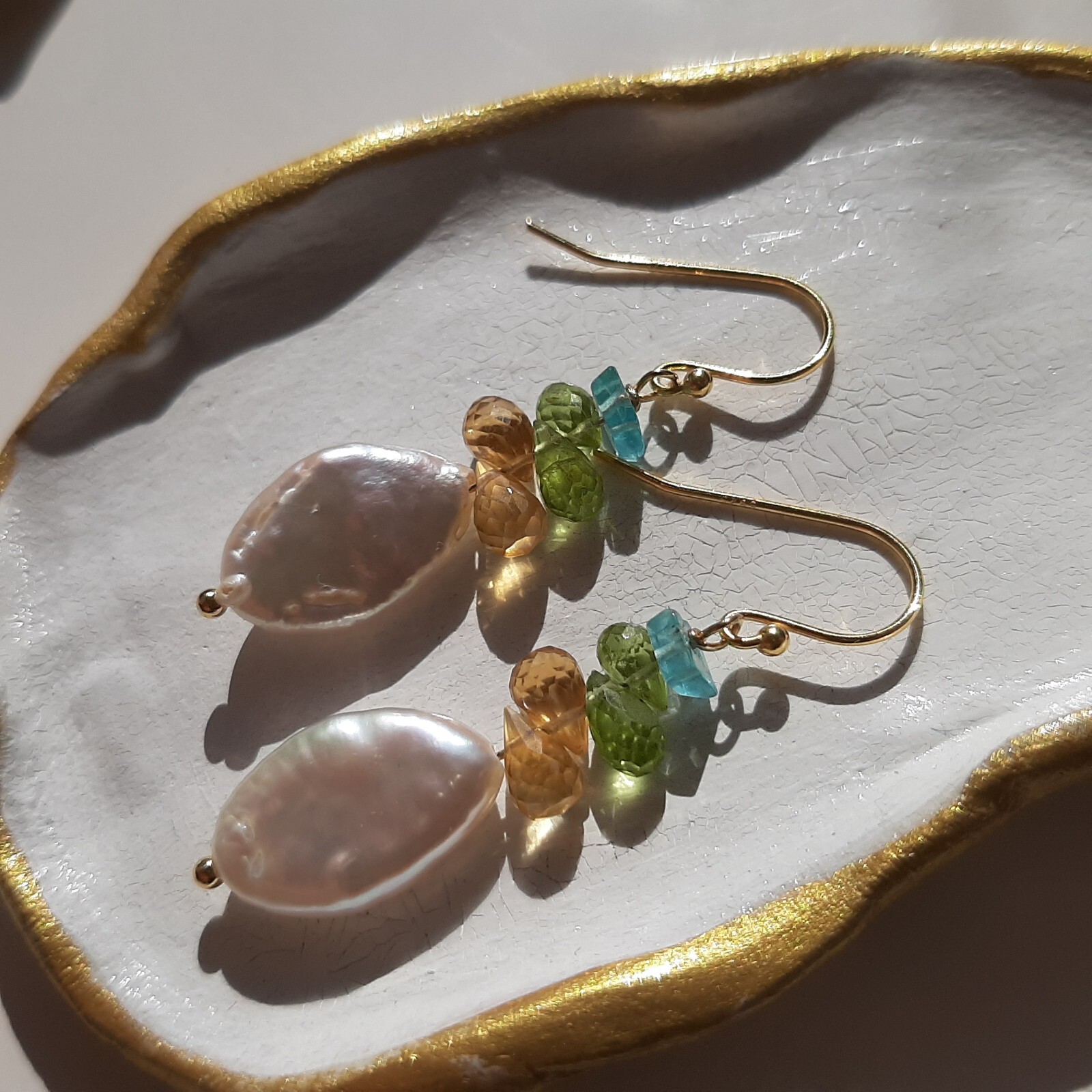 Boucles d'oreilles dormeuses en citrine naturelle et pierres fines artisanales
