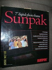 SUNPAK 7" Digital Photo Frame w/Remote  LCD Display