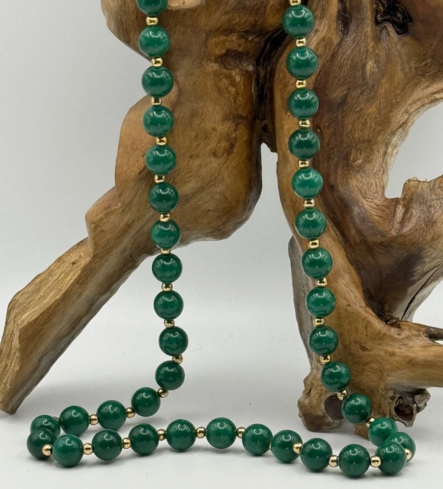 Vintage Deslumbrante Colar de Contas de Mármore Verde com Espaçadores em Tom Dourado, 23 Polegadas - Imagem 3 de 4