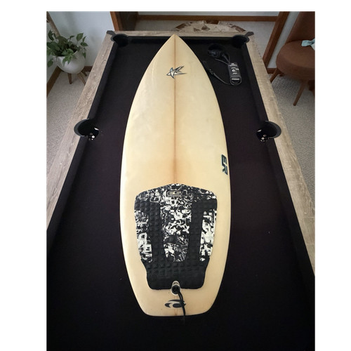WRV-Surfboard - Great Condition, Stored Indoors.