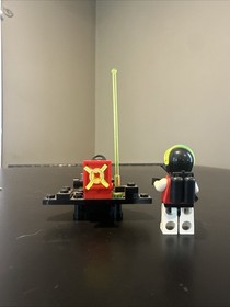 Vintage LEGO Space M-TRON 6811 PULSAR CHARGER w/instructions 1990