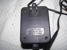 IKELITE CHARGER 4052 FOR SUBSTROBE UNDERWATER FLASH, 120-240V