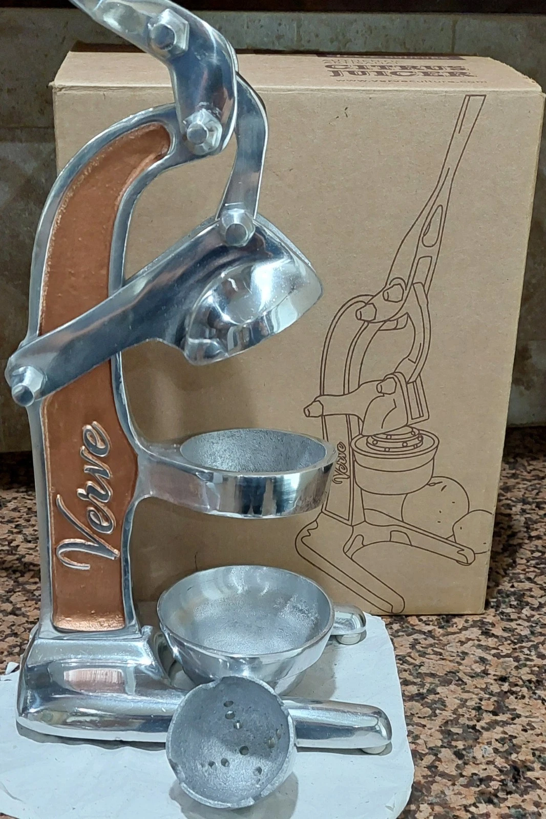 Verve Culture Artisan Citrus Juicer (SMALL)
Opens in a new window or tab