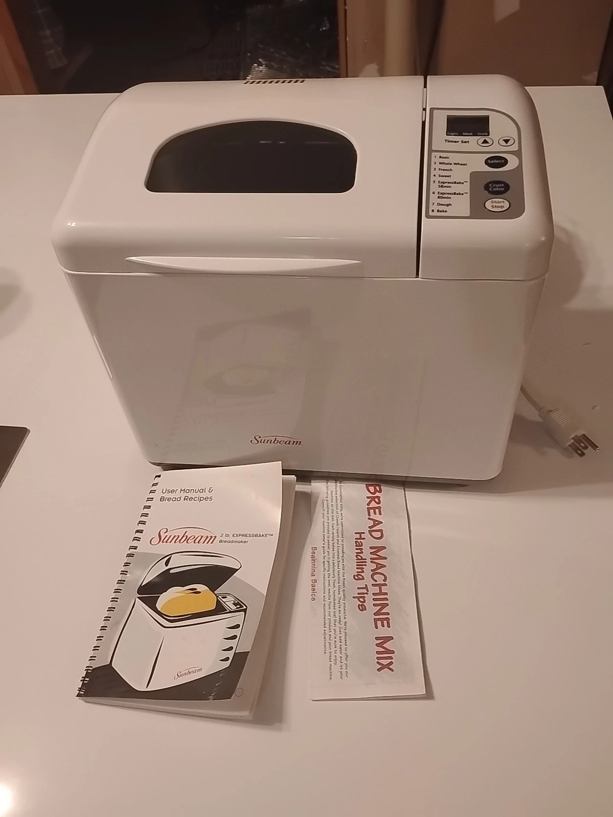 Sunbeam ExpressBake Bread Machine Breadmaker 5833 2 lb White W/ Manual Tested