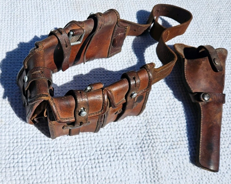 VINTAGE LEATHER CARTRIDGE BELT AND HOLSTER 