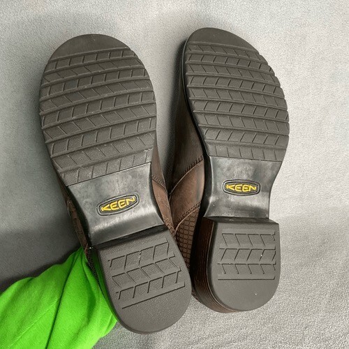 Scarpe Keen Chelsea in pelle alla caviglia bassa moto boho stivali da pioggia donna misura 10 5 marrone