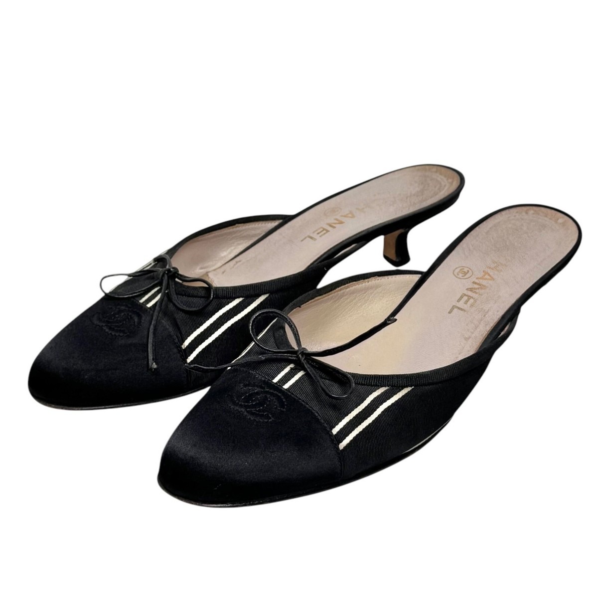 靴 Vintage Chanel Bow CC Mules Chanel Vintage Black Pointed Toe Bow Mules – Amarcord