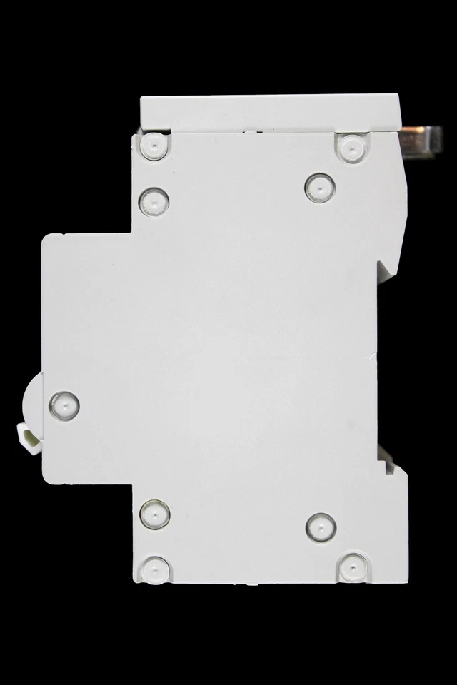 SQUARE D 16 AMP CURVE B 6kA 30mA DOUBLE POLE RCBO TYPE AC SQOE 116B03 - Image 2 of 4