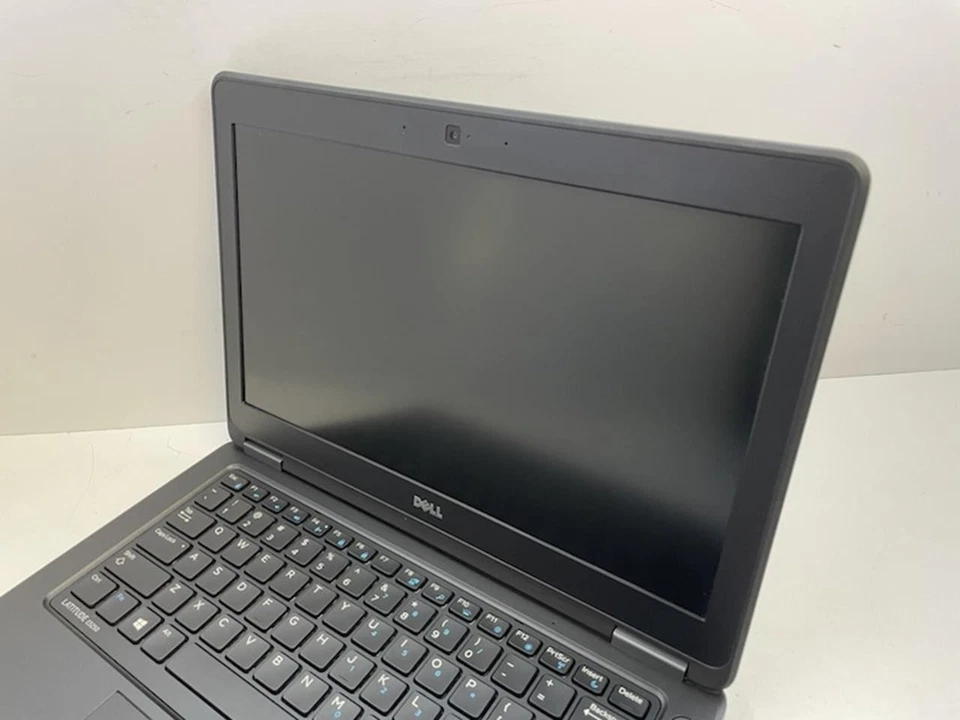 DELL LATITUDE E5250 Laptop w/ Intel Core i5-5300U 2.30GHZ + 8GB | No HD/Battery - Image 4 of 4