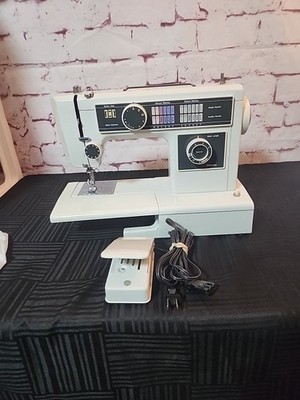 JC Penney Model 6923 Sewing Machine Tested & Works 