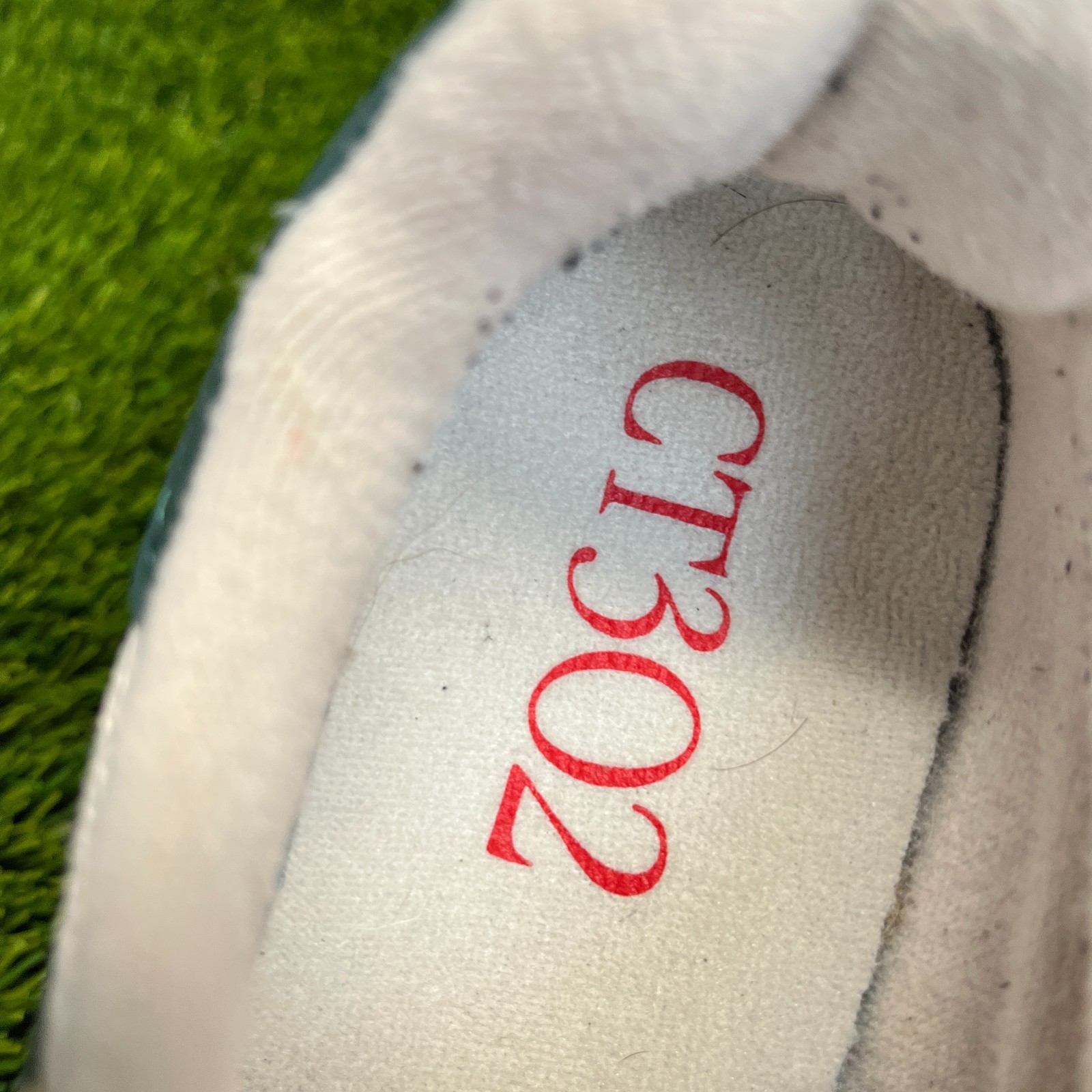 New Balance CT302 Boys Size 4.5Y Beige Green Athletic Running Shoes Sneakers thumbnail 8