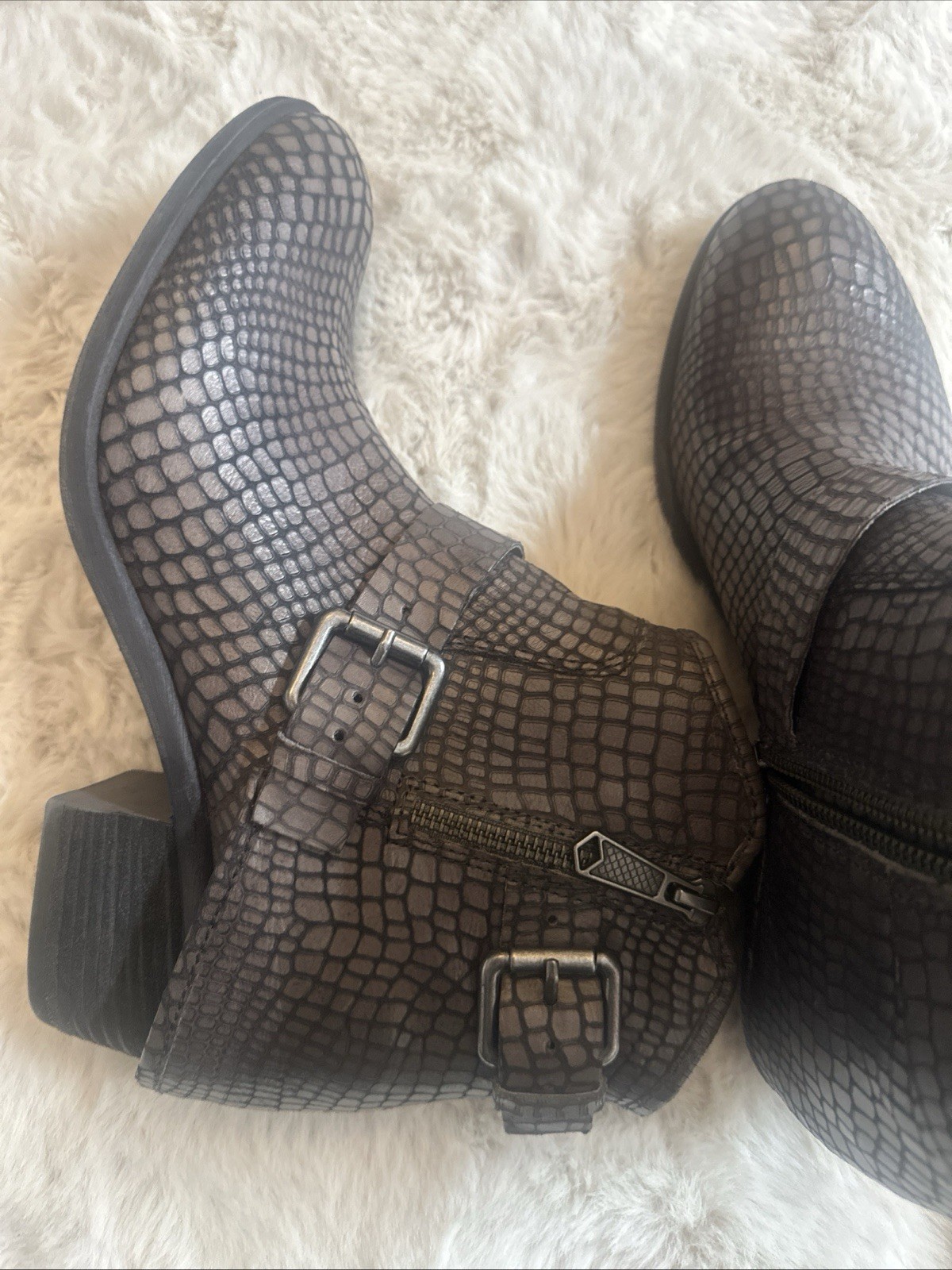 Gray Python DONALD J PLINER Dalis Western Couture… - image 10