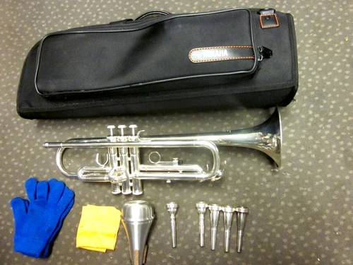 YAMAHA  YTR2330 STUDENT  Bb TRUMPET SILVER PLATED FINISH WITH CASE