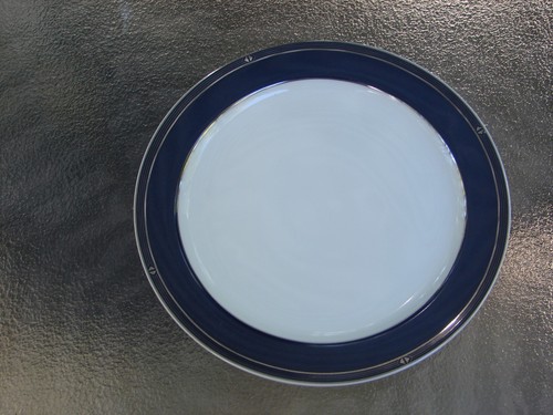 VINTAGE DELTA AIR LINES BUSINESS ELITE CHINA CHARGER PLATE - NEW - 9 3/4 INCH - Picture 2 of 5