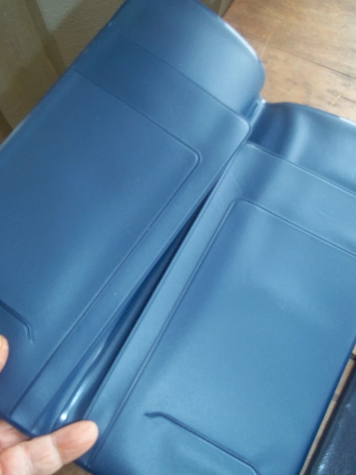 6 CARTERAS DE VIAJE/PASAPORTE DE COLECCIÓN Y NUEVAS - 2 cuero 4 vinilos + 2 BONUS CUERO DOBLE PLIEGUES Foto 3 de 4