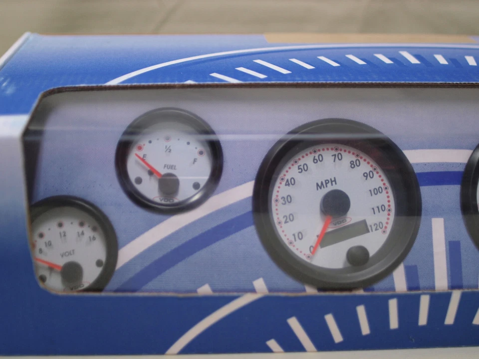 Juego de manómetros serie VDO Millenium - NOS Foto 2 de 4