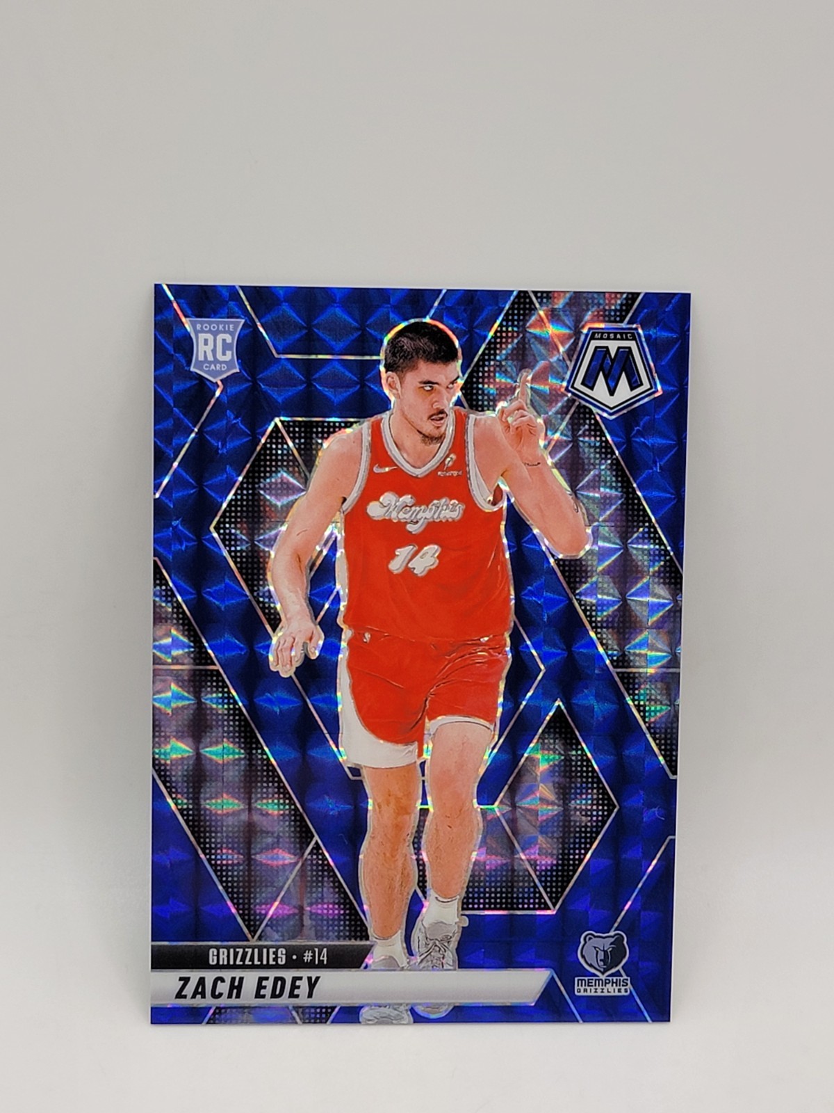 2024-25 Panini Mosaic - Rookies Zach Edey #248 Blue Mosaic Prizm /199 (RC)