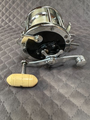PENN Senator fishing reel, 113 4/0 handle drag, smooth action, vintage