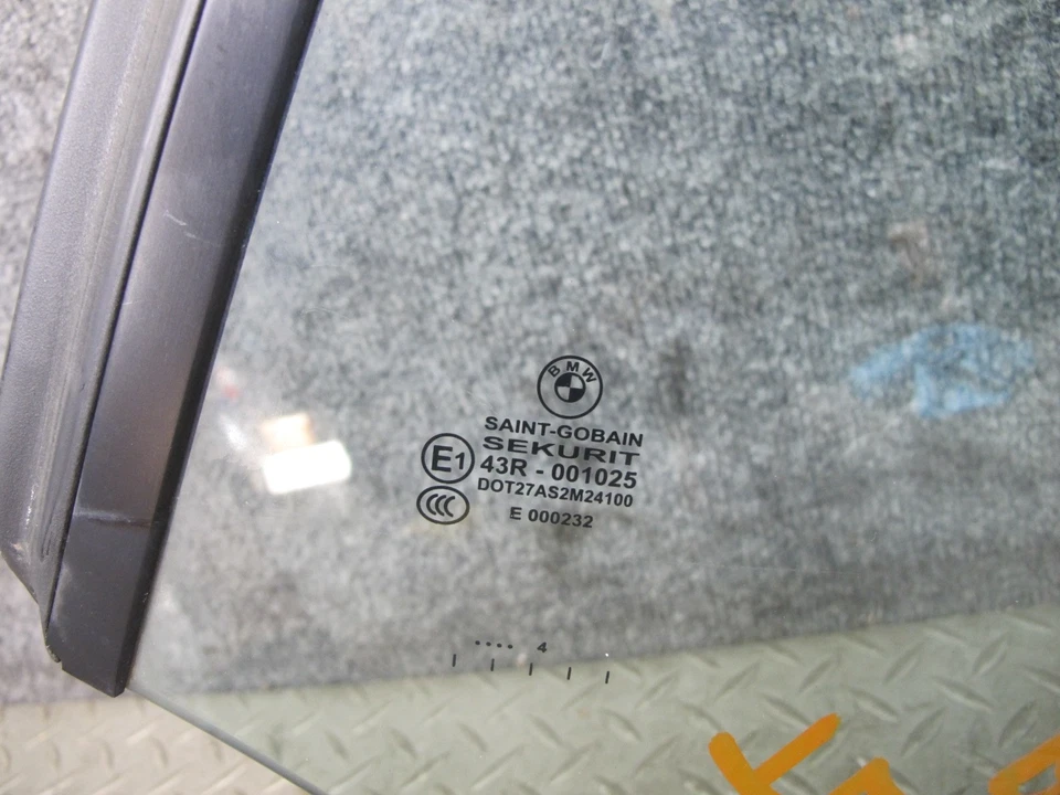 BMW E46 2001-2006 CONVERTIBLE TRASERO IZQUIERDO LADO CONDUCTOR CUARTO CRISTAL VENTANA Foto 3 de 4